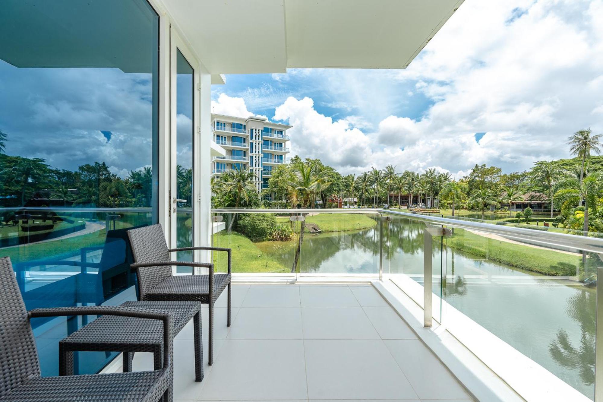 Splash Beach Resort, Maikhao Phuket - Sha Extra Plus Mai Khao Eksteriør bilde Balcony of a condo in Florida