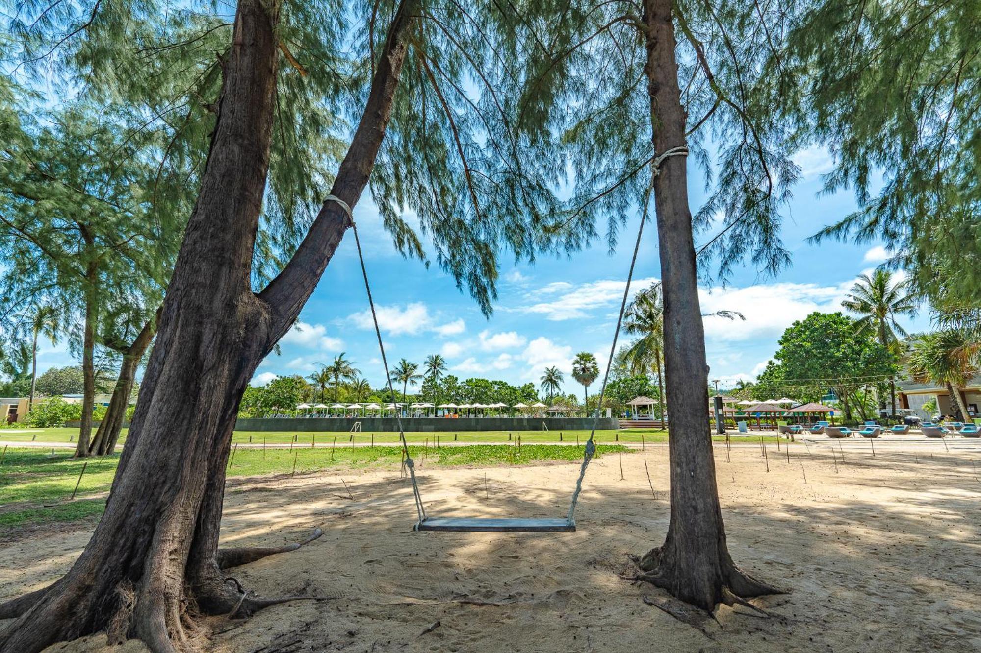 Splash Beach Resort, Maikhao Phuket - Sha Extra Plus Mai Khao Eksteriør bilde Playground at the park