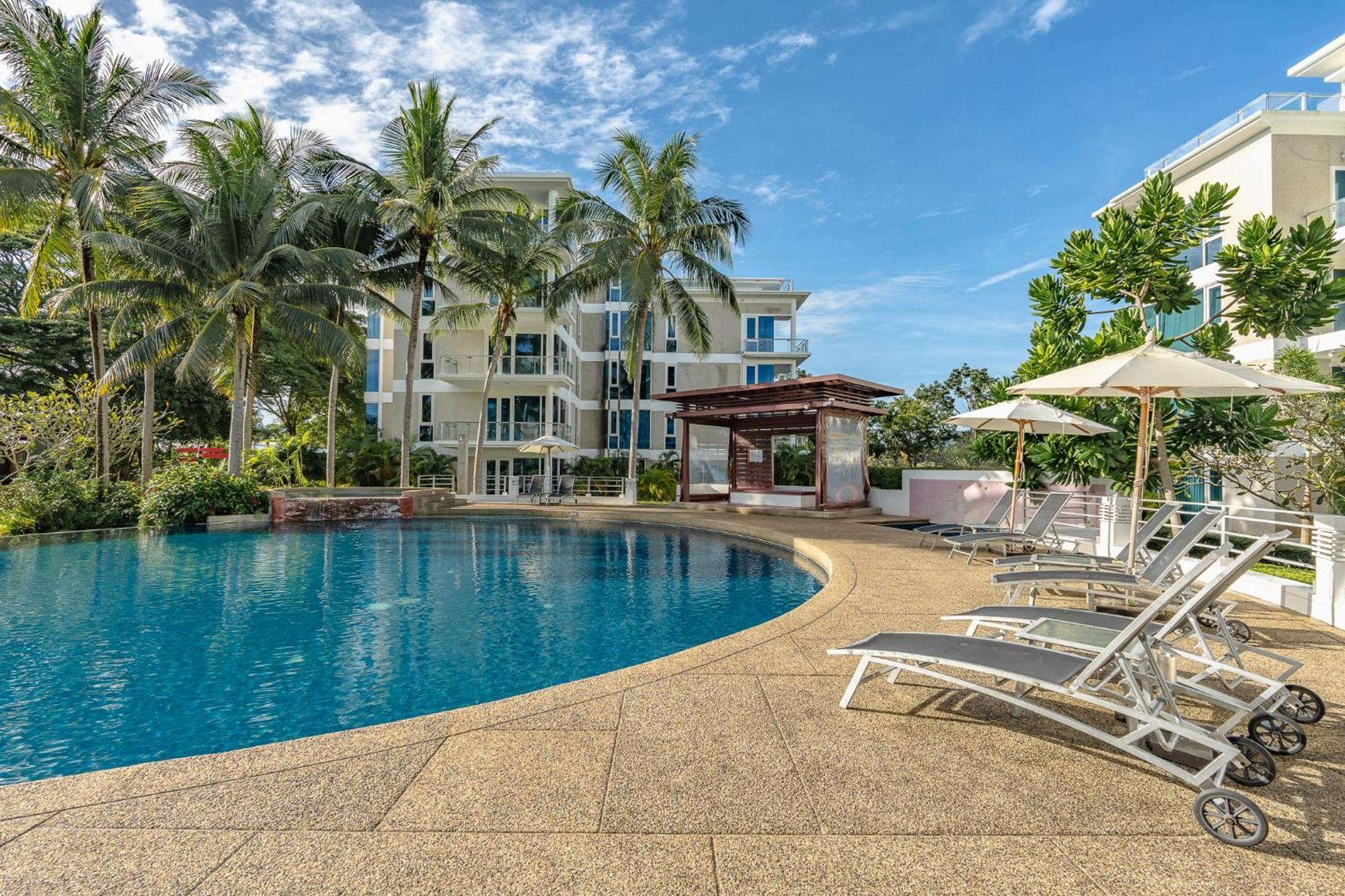 Splash Beach Resort, Maikhao Phuket - Sha Extra Plus Mai Khao Eksteriør bilde The swimming pool at the resort