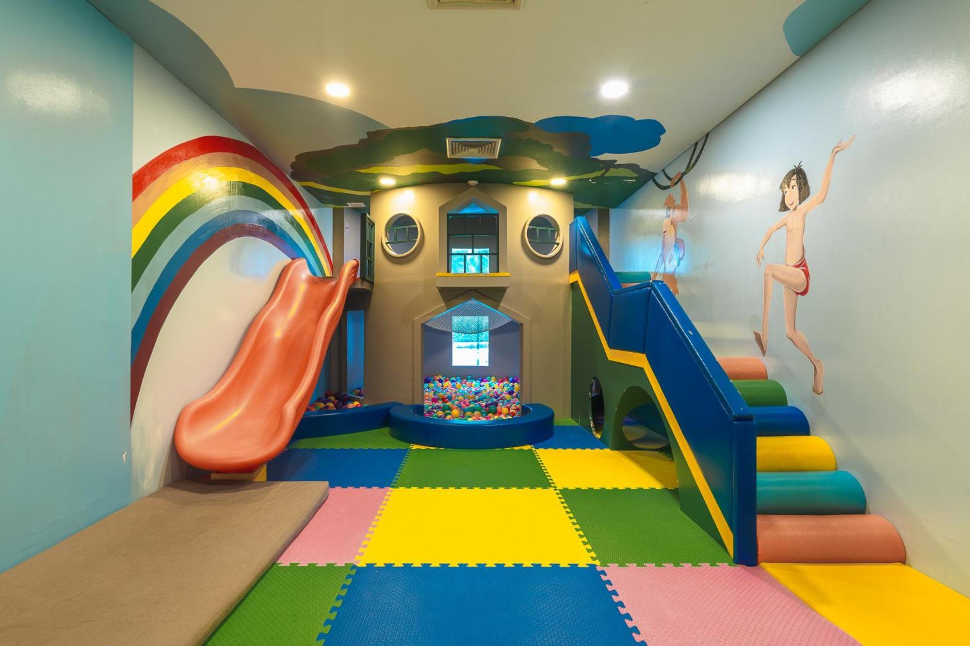 Splash Beach Resort, Maikhao Phuket - Sha Extra Plus Mai Khao Eksteriør bilde A playroom